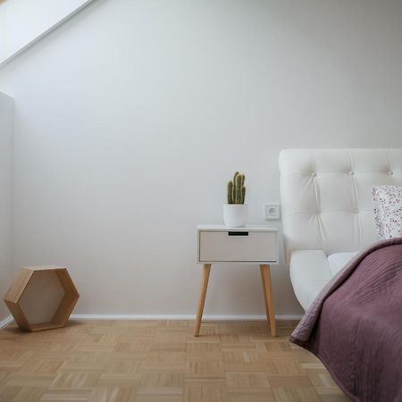 Dot 3 Bdr Apartment With Tyn Cathedral View & Ac Prága Kültér fotó