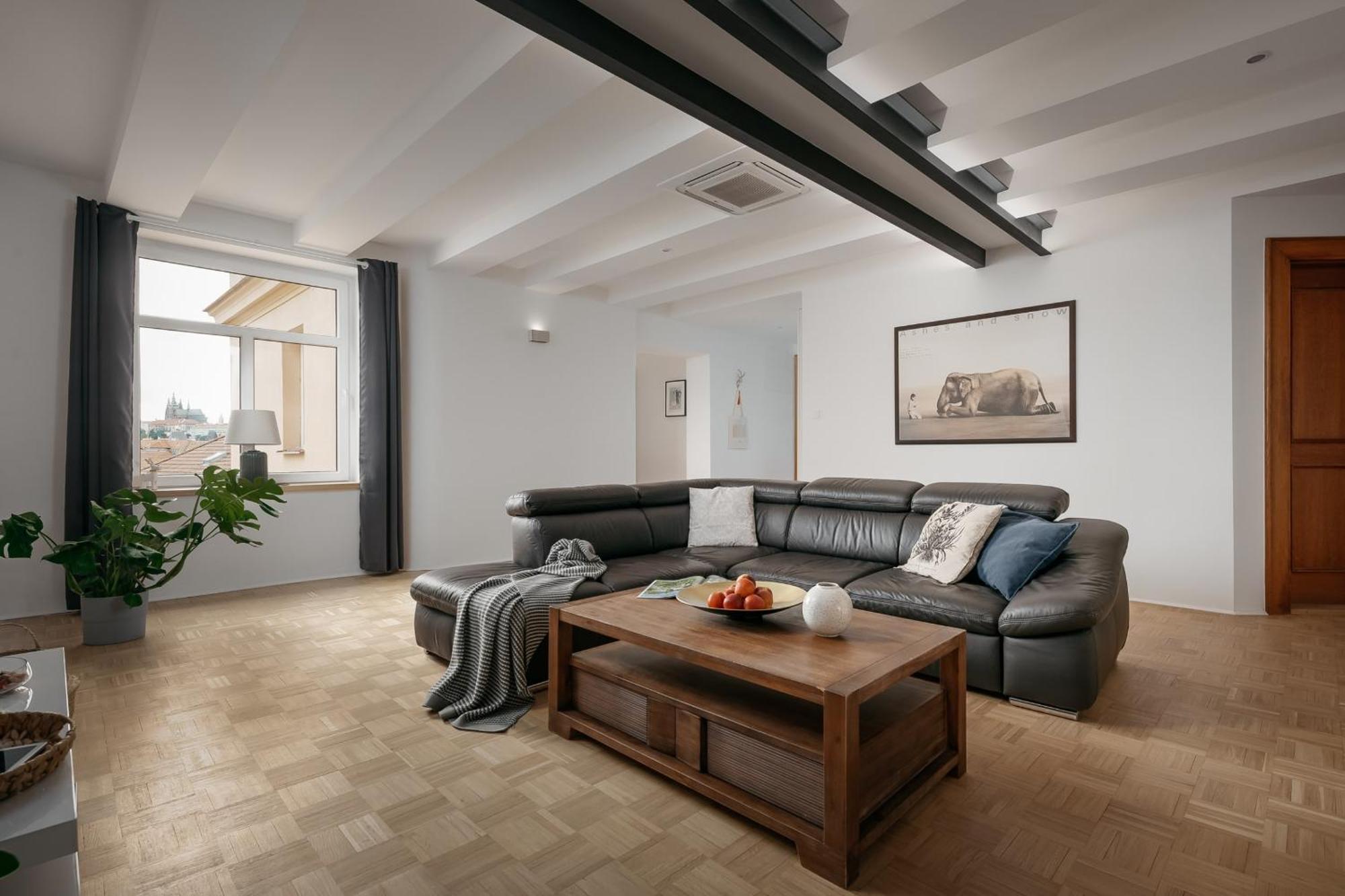 Dot 3 Bdr Apartment With Tyn Cathedral View & Ac Prága Kültér fotó