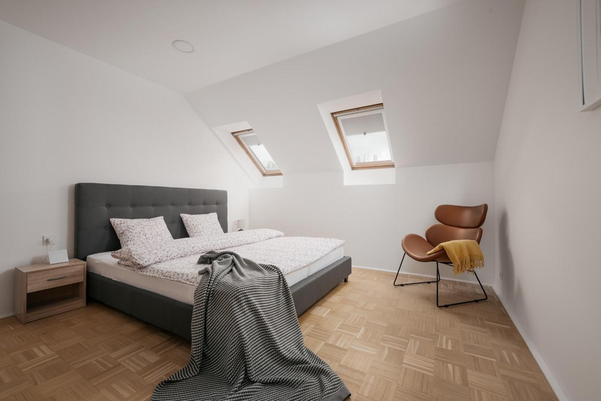 Dot 3 Bdr Apartment With Tyn Cathedral View & Ac Prága Kültér fotó