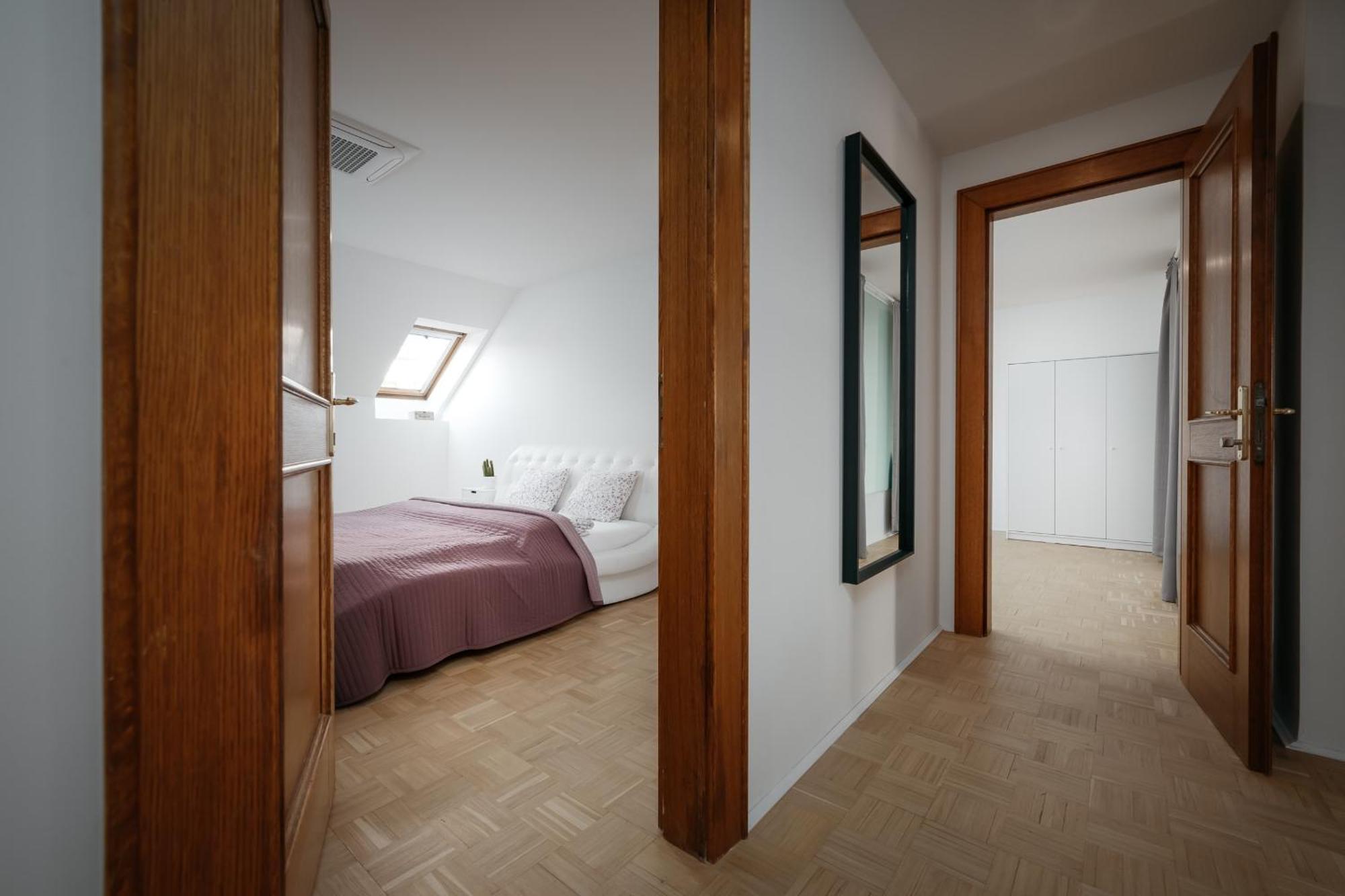 Dot 3 Bdr Apartment With Tyn Cathedral View & Ac Prága Kültér fotó